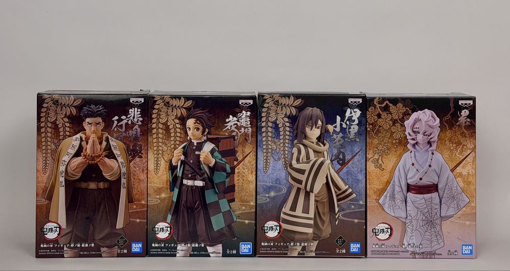 Продават се аниме фигурки