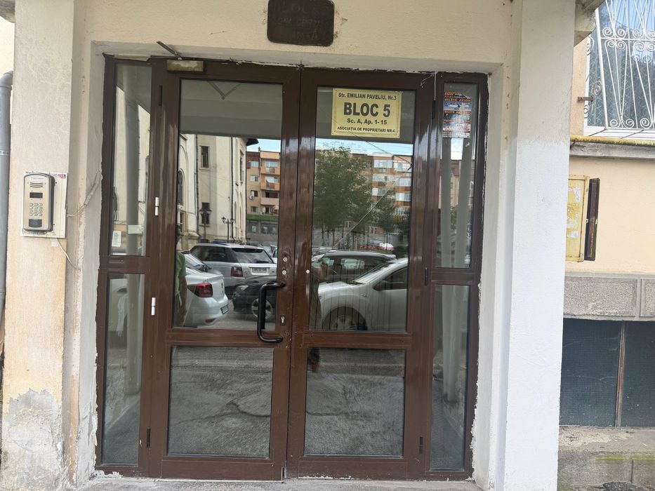 Inchiriez apartament, zona ultracentrala, 3 camere