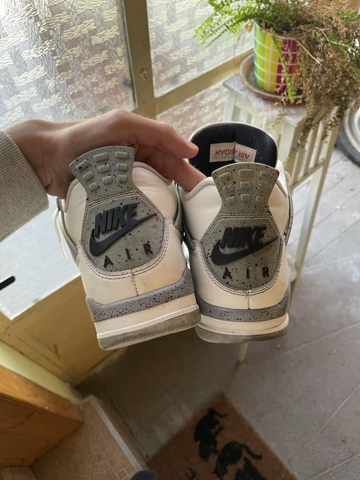 Vand URGENT Jordan 4 White Cement