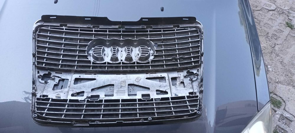 Решетка с маска за Ауди а6, c6- 2006г.