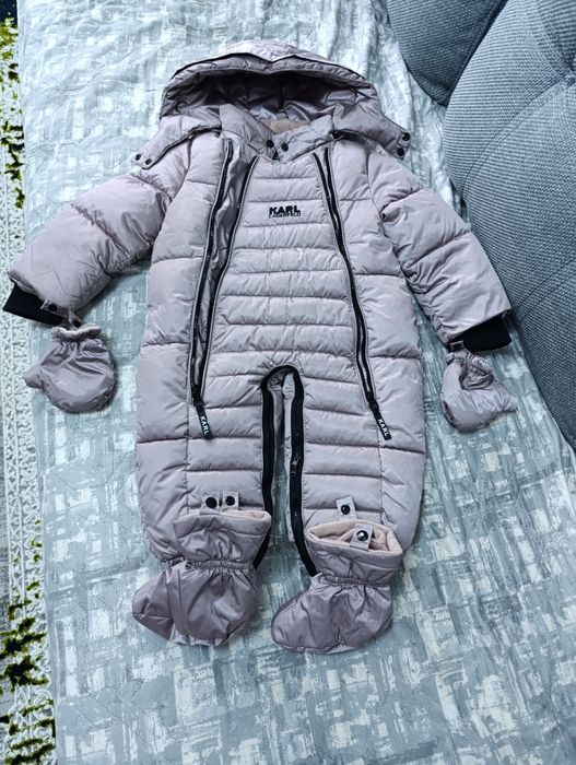 Продам детский зимний комбинезон.