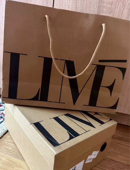 Продам кроссовки