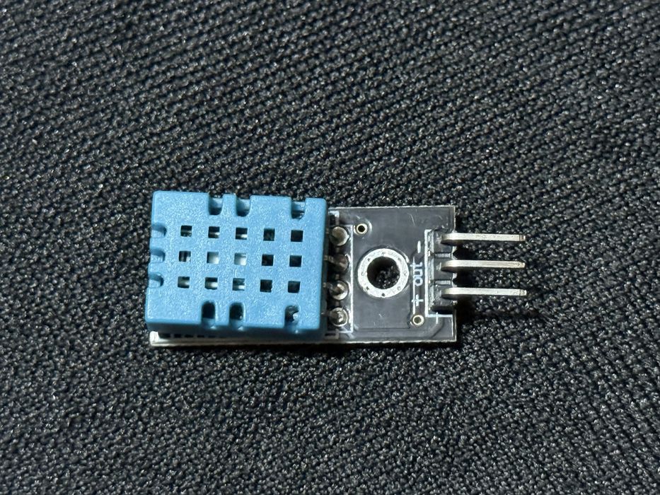 Placă de dezvoltare Arduino Uno și ESP8266 Wi-Fi plus senzori, fire