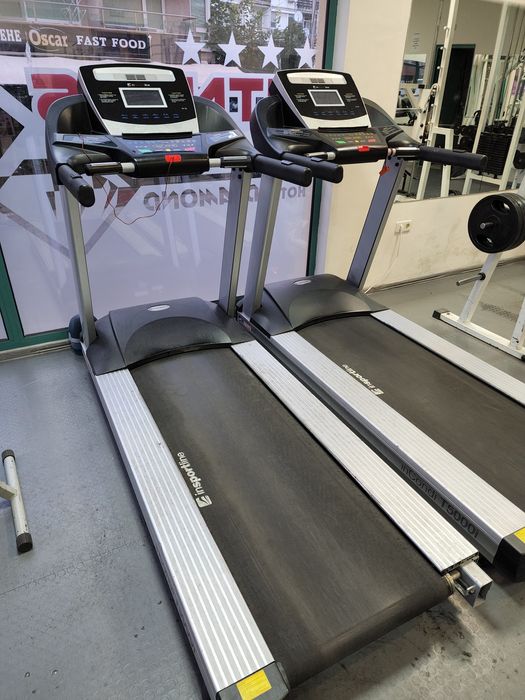 Професионална бягаща пътека