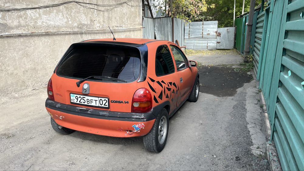 Opel corsa машина