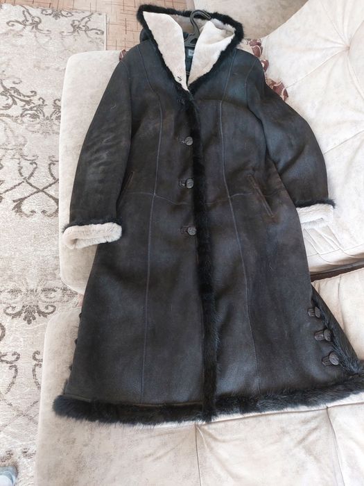 Продам дублёнку длина мидии