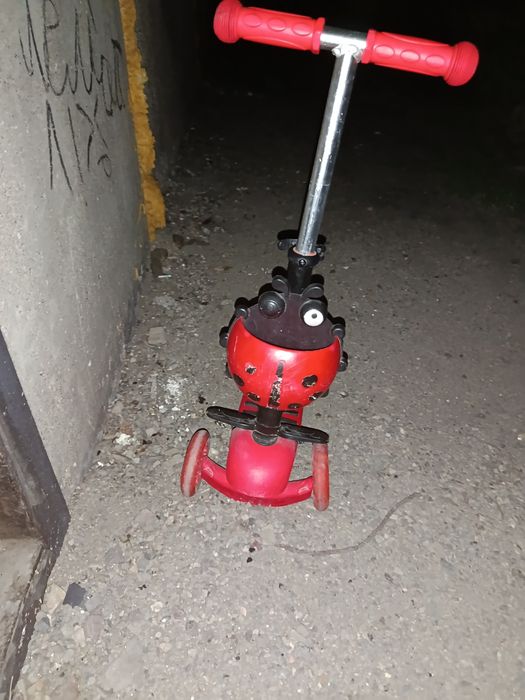 Самокат детский божая коровка продам
