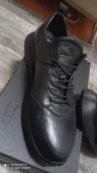 Кроссовки 42. .кожа турецки