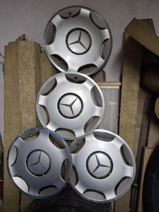 Продавам Оригинални тасове за Мерцедес 15 цола