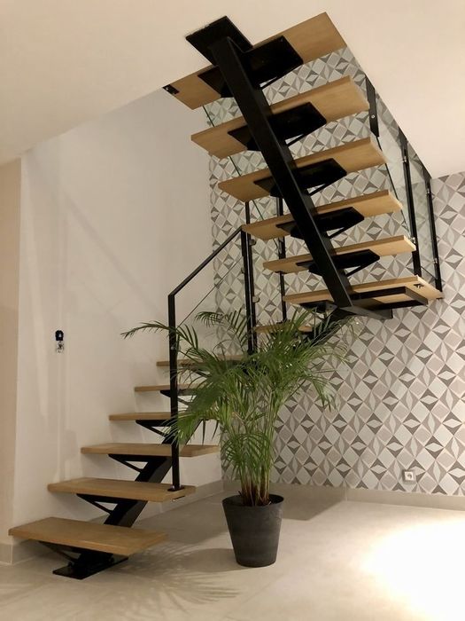 Scara metalica de  interior sau  exterior