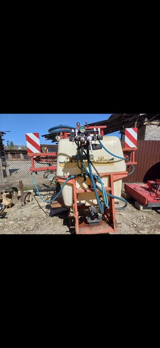 Plug reversibil cu 3 brazde