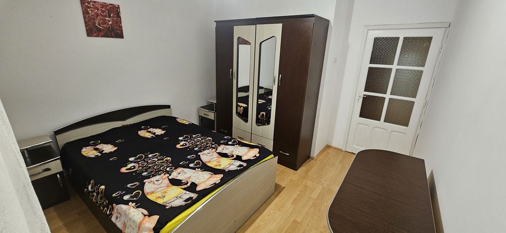 Propeietar închiriez apartament 3 camere