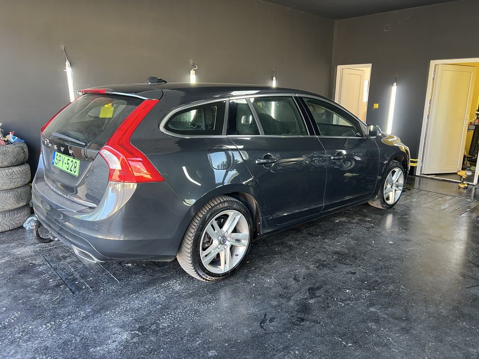 VOLVO V60 2015 — imagine 2