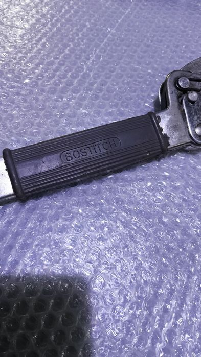 2 броя чук телбод (такер)