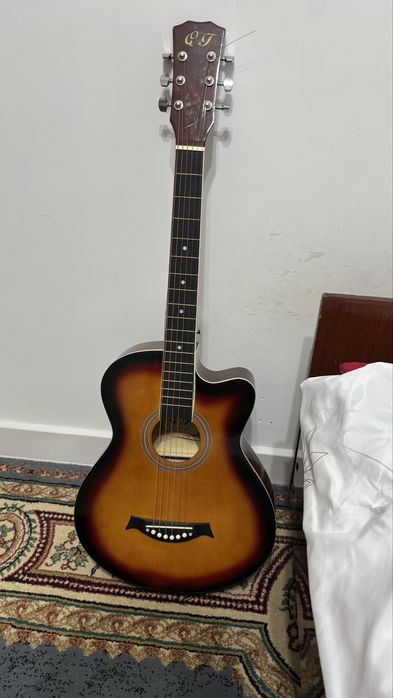 Гитара акустическая