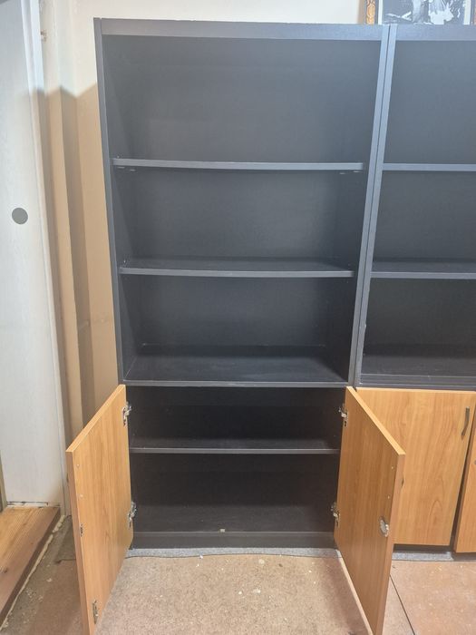 Bibliotecă pentru cărți, porțelane sau pentru birou
