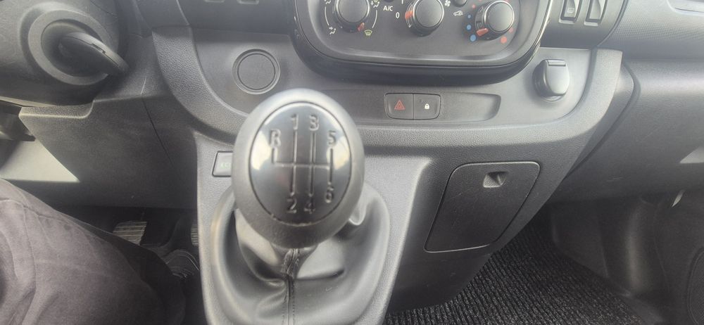 opel vivaro 2016