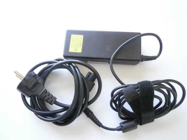 Оригинално зарядно устройство за лаптоп Toshiba