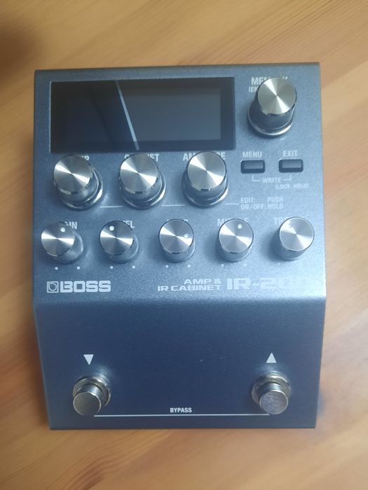 Гитарный процессор Boss IR-200
