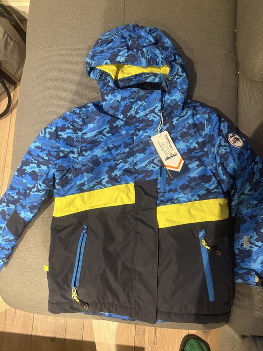 Чисто ново яке с етикет Ellesse