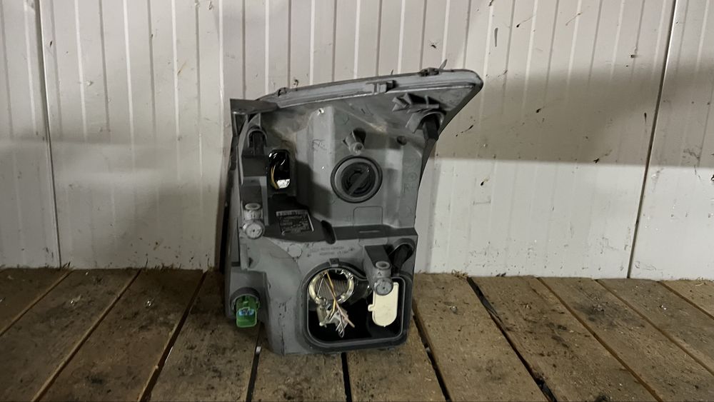 Ляв и десен Фар Ford Transit