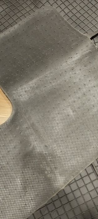 Продам полики резиновые на авто