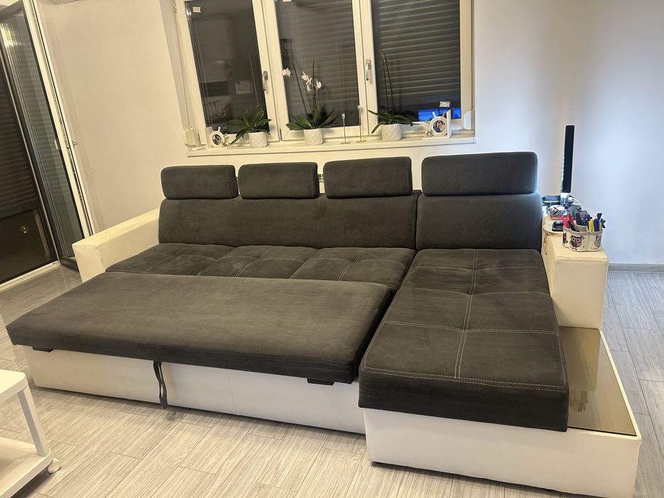 Oferta!!! Pret redus 15 milioane. Coltar    extensibil cu lada de depozitare. Nu ofer transport !