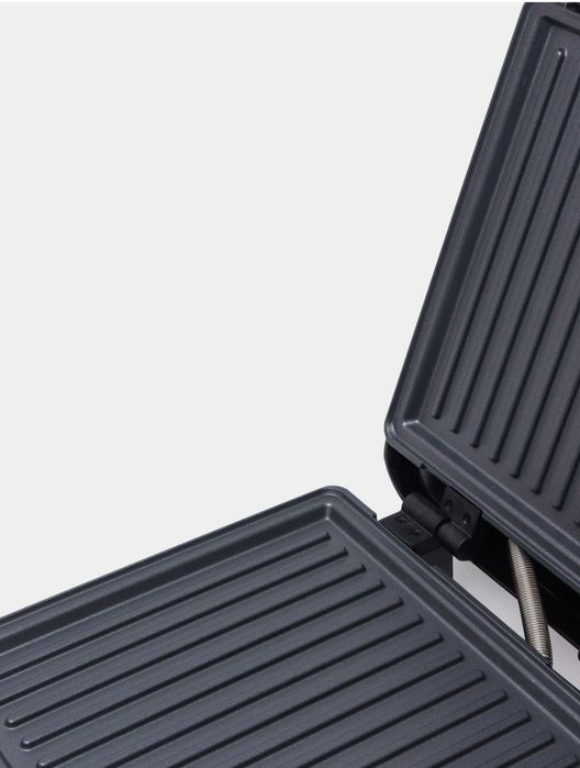 Мультифункциональная вафельница Sonifer sf 6087 имеет три сменных пары