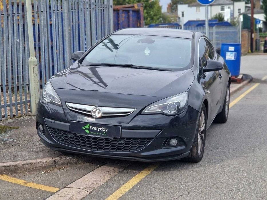 на части Opel Astra GTC Автоматик 2014 година