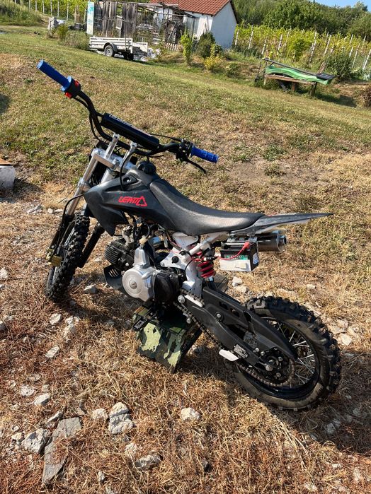 1799 lei Pretul e negociabil. nt:0755468365. Motorul Cross kxd-607 125cc.