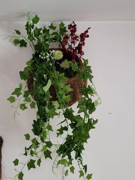 Decor floral cos cu flori pentru perete sau usa