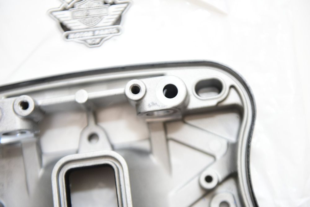 CAPAC CHIULOASA Harley Davidson Sportster 883 și 1200 Rocker Arm Box