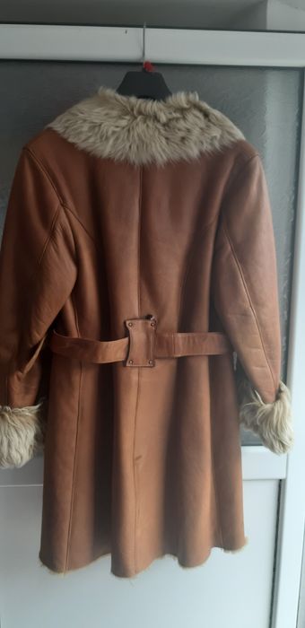 Vând  cojoc damă  din piele și blană naturală