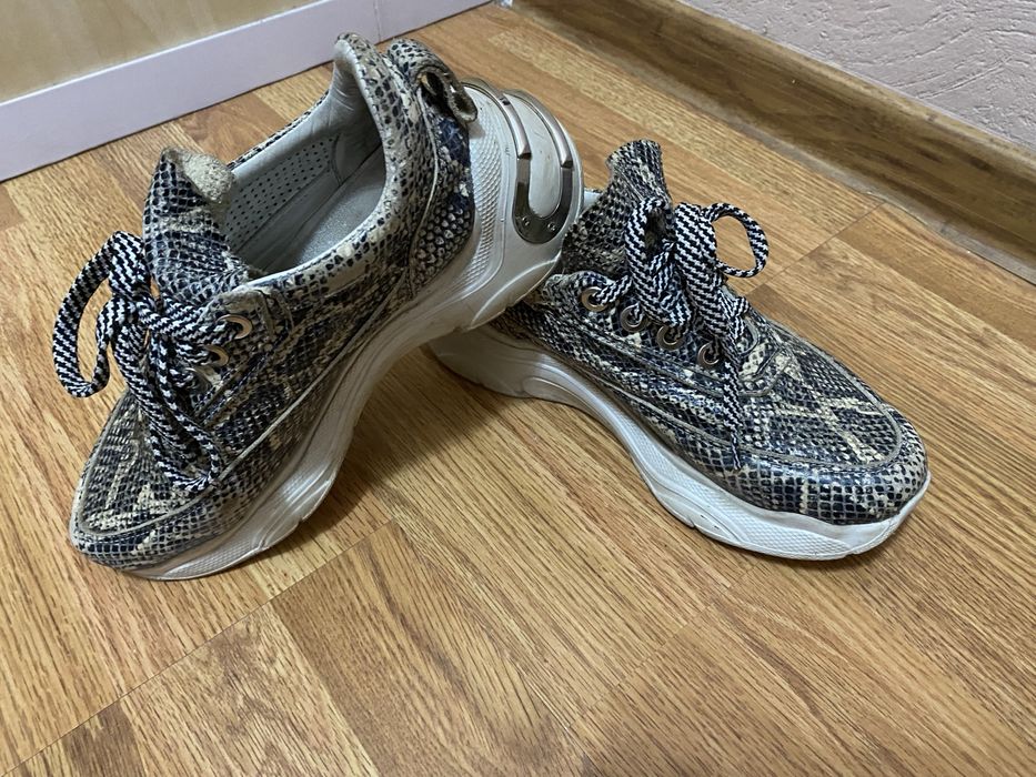 Сандалии кроссовки