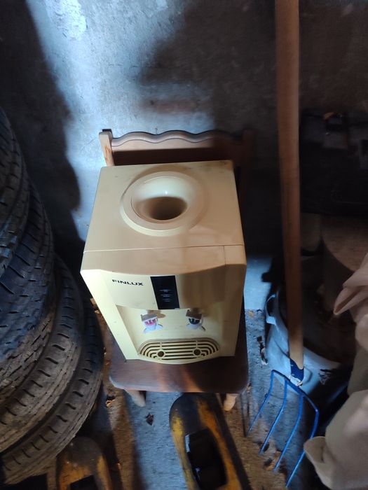 Диспенсър за вода