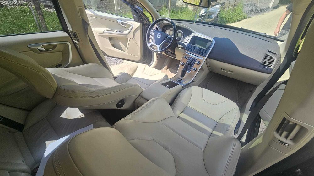 VOLVO XC60 0 — imagine 5