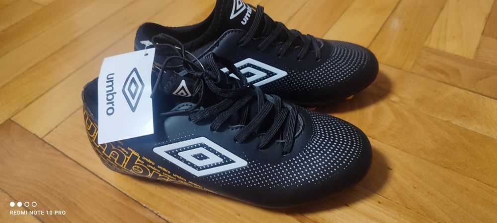 Детски маратонки Umbro нови 33,5