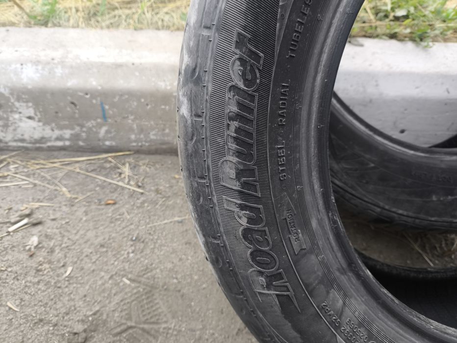 Продам 2 покрышки 185/65R15