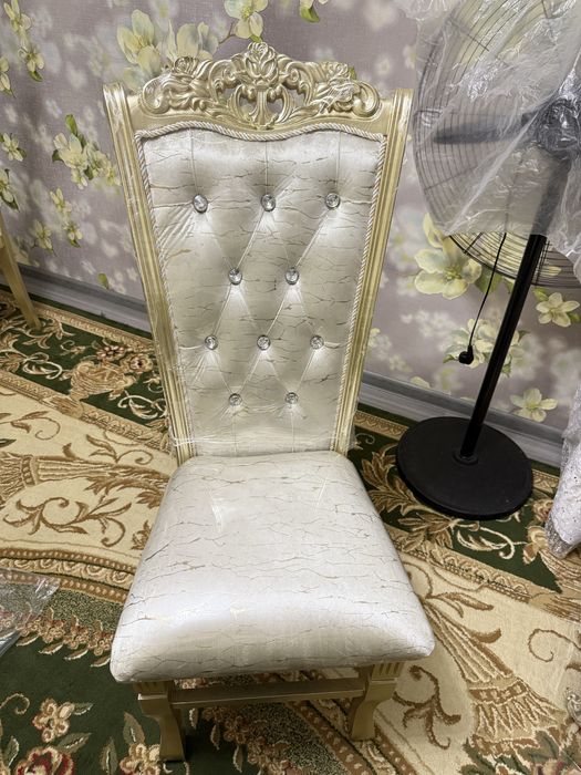 Stol stul komplekt sotiladi holati yengi + dastrxon nalichkalari bilan