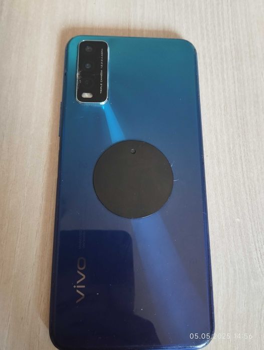 Продавам Vivo V2027