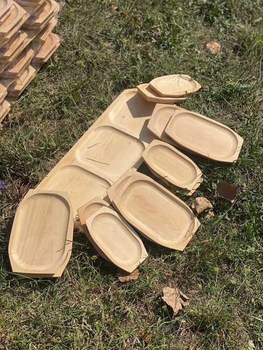 Platou plus 12 farfurii