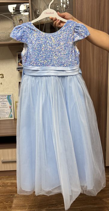 Нарядное небесно-голубое платье