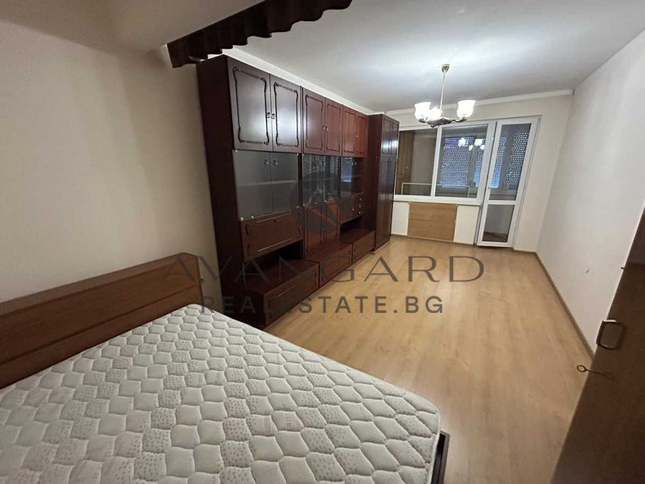Продава се Тристаен апартамент в Пловдив, Център - 80 кв.м за 2933 €/кв.м - Снимка #4