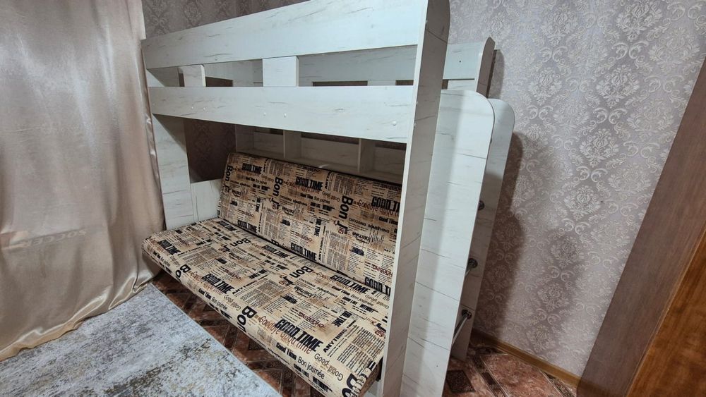 Двухъярусная кровать