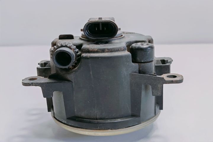 Proiector Far ceata 8200074008 Renault Duster prima generatie seria