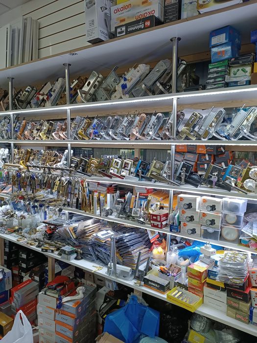 Установка замков и вскрыть дверь Ешик очиш замок куйиш