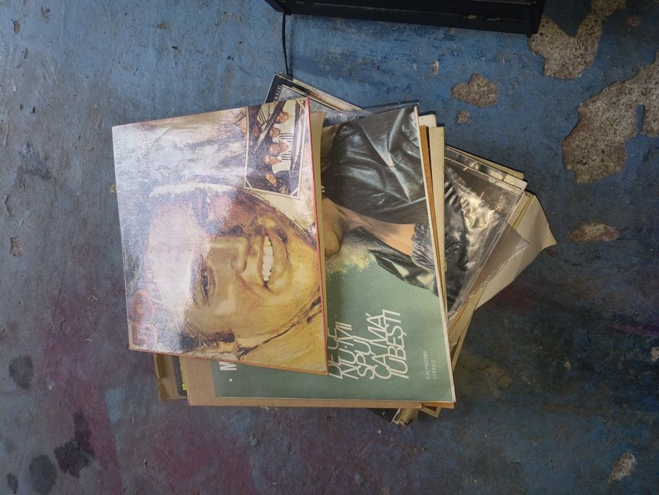 Pick up și discuri de vinil
