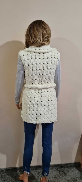 Ръчно плетени дамски елеци от Alize puffy