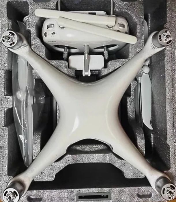 Квадрокоптер без камэры большой.