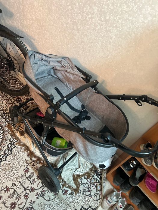 Продаю коляску детскую